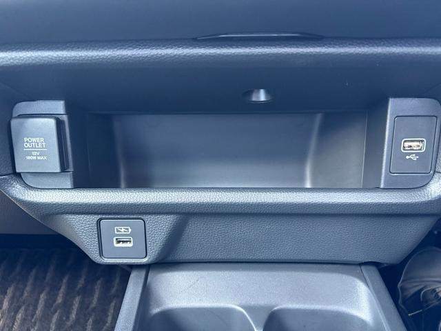 ＷＲ－Ｖ Ｚブラックスタイル　デモカー　Ｒカメラ　ＬＥＤヘッドランプ　盗難防止　衝突被害軽減　　ＵＳＢ　Ｂｌｕｅｔｏｏｔｈ　ＨＤＭＩ　ＡｐｐｌｅＣａｒＰｌａｙ　ＡｎｄｒｏｉｄＡｕｔｏ　ＥＴＣ　フロントフォグ　レーンキープアアシスト（19枚目）