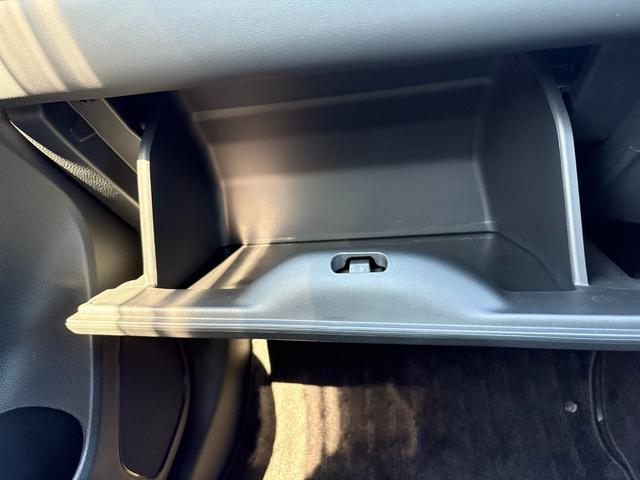 ＷＲ－Ｖ Ｚブラックスタイル　デモカー　Ｒカメラ　ＬＥＤヘッドランプ　盗難防止　衝突被害軽減　　ＵＳＢ　Ｂｌｕｅｔｏｏｔｈ　ＨＤＭＩ　ＡｐｐｌｅＣａｒＰｌａｙ　ＡｎｄｒｏｉｄＡｕｔｏ　ＥＴＣ　フロントフォグ　レーンキープアアシスト（26枚目）
