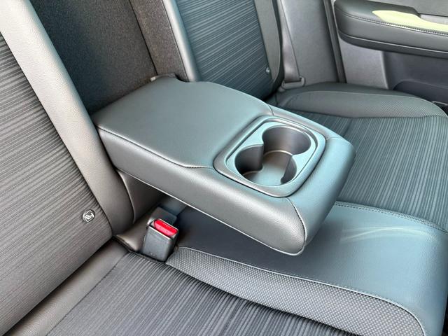 ＷＲ－Ｖ Ｚブラックスタイル　デモカー　Ｒカメラ　ＬＥＤヘッドランプ　盗難防止　衝突被害軽減　　ＵＳＢ　Ｂｌｕｅｔｏｏｔｈ　ＨＤＭＩ　ＡｐｐｌｅＣａｒＰｌａｙ　ＡｎｄｒｏｉｄＡｕｔｏ　ＥＴＣ　フロントフォグ　レーンキープアアシスト（29枚目）
