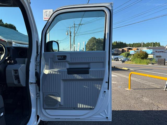 Ｎ－ＶＡＮ ｅ： ｅ：Ｌ４　デモカー　電気自動車　ＥＴＣ　急速充電ポート付き　８インチナビ　ＴＶＢｌｕｅｔｏｏｔｈ　追突軽減ブレーキ　車線逸脱抑制機能　リアカメラ　オートエアコン　キーレス　シートヒーター　Ｂカメラ（27枚目）