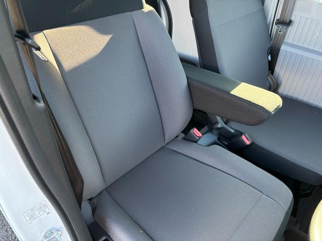 Ｎ－ＶＡＮ ｅ： ｅ：Ｌ４　デモカー　電気自動車　ＥＴＣ　急速充電ポート付き　８インチナビ　ＴＶＢｌｕｅｔｏｏｔｈ　追突軽減ブレーキ　車線逸脱抑制機能　リアカメラ　オートエアコン　キーレス　シートヒーター　Ｂカメラ（28枚目）