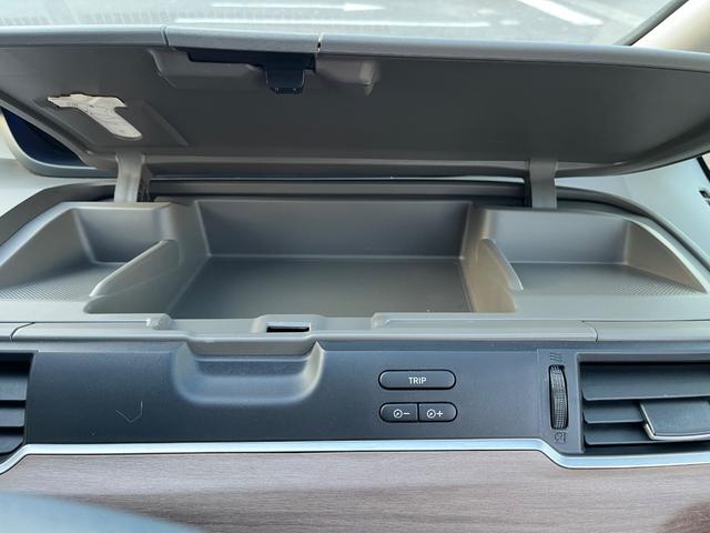 フリードハイブリッド ハイブリッド・Ｇホンダセンシング　ＬＥＤヘッドライト　弊社下取り車　ディーラーメン車両　ＥＴＣ　前後ドラレコ　純正ナビ　ＣＤ／ＤＶＤ再生可　ＴＶ　オートエアコン　Ｂｌｕｅｔｏｏｔｈ　追突軽減ブレーキ　車線逸脱抑制機能　リアカメラ（17枚目）