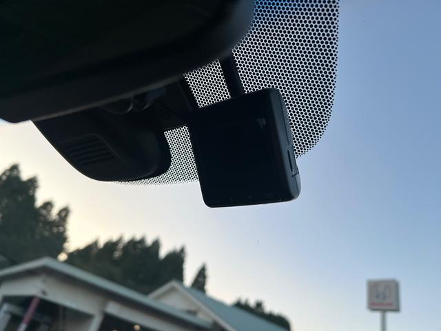 フリードハイブリッド ハイブリッド・Ｇホンダセンシング　ＬＥＤヘッドライト　弊社下取り車　ディーラーメン車両　ＥＴＣ　前後ドラレコ　純正ナビ　ＣＤ／ＤＶＤ再生可　ＴＶ　オートエアコン　Ｂｌｕｅｔｏｏｔｈ　追突軽減ブレーキ　車線逸脱抑制機能　リアカメラ（26枚目）