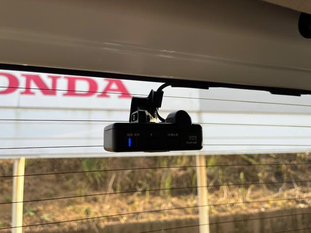 フリードハイブリッド ハイブリッド・Ｇホンダセンシング　ＬＥＤヘッドライト　弊社下取り車　ディーラーメン車両　ＥＴＣ　前後ドラレコ　純正ナビ　ＣＤ／ＤＶＤ再生可　ＴＶ　オートエアコン　Ｂｌｕｅｔｏｏｔｈ　追突軽減ブレーキ　車線逸脱抑制機能　リアカメラ（27枚目）