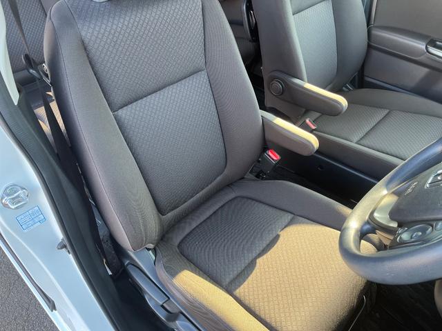 フリードハイブリッド ハイブリッド・Ｇホンダセンシング　ＬＥＤヘッドライト　弊社下取り車　ディーラーメン車両　ＥＴＣ　前後ドラレコ　純正ナビ　ＣＤ／ＤＶＤ再生可　ＴＶ　オートエアコン　Ｂｌｕｅｔｏｏｔｈ　追突軽減ブレーキ　車線逸脱抑制機能　リアカメラ（30枚目）