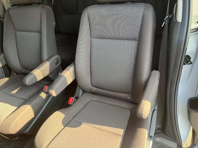 フリードハイブリッド ハイブリッド・Ｇホンダセンシング　ＬＥＤヘッドライト　弊社下取り車　ディーラーメン車両　ＥＴＣ　前後ドラレコ　純正ナビ　ＣＤ／ＤＶＤ再生可　ＴＶ　オートエアコン　Ｂｌｕｅｔｏｏｔｈ　追突軽減ブレーキ　車線逸脱抑制機能　リアカメラ（40枚目）