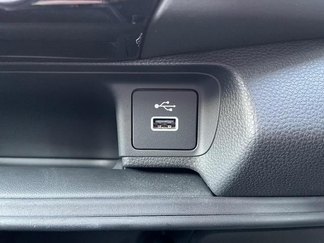 ヴェゼル ｅ：ＨＥＶ　Ｘ　ＣＤ再生　当社下取り車両　フォグライト　純正カーナビ　　キーレス　クルーズコントロール　Ｒカメラ　ＬＥＤヘッドライト　　オートハイビーム　禁煙車　ディーラー定期メンテナンス車両（20枚目）