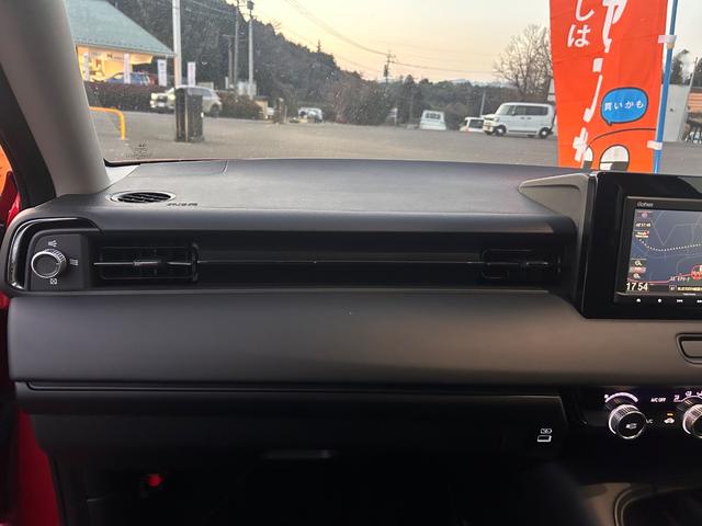 ヴェゼル ｅ：ＨＥＶ　Ｘ　ＣＤ再生　当社下取り車両　フォグライト　純正カーナビ　　キーレス　クルーズコントロール　Ｒカメラ　ＬＥＤヘッドライト　　オートハイビーム　禁煙車　ディーラー定期メンテナンス車両（25枚目）