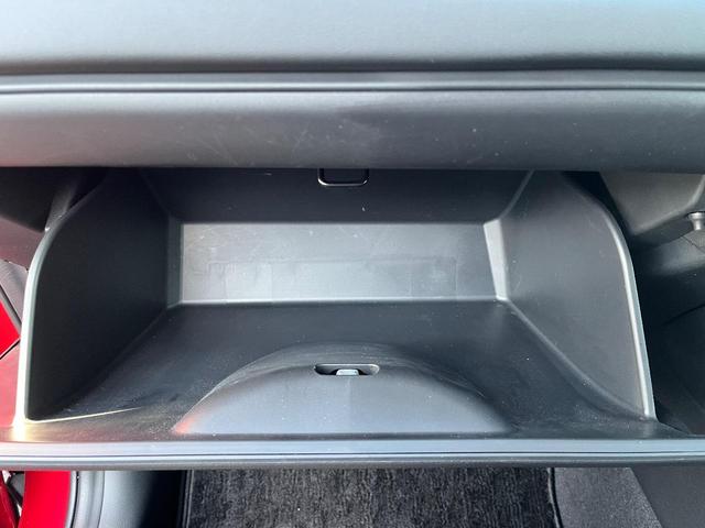 ヴェゼル ｅ：ＨＥＶ　Ｘ　ＣＤ再生　当社下取り車両　フォグライト　純正カーナビ　　キーレス　クルーズコントロール　Ｒカメラ　ＬＥＤヘッドライト　　オートハイビーム　禁煙車　ディーラー定期メンテナンス車両（26枚目）