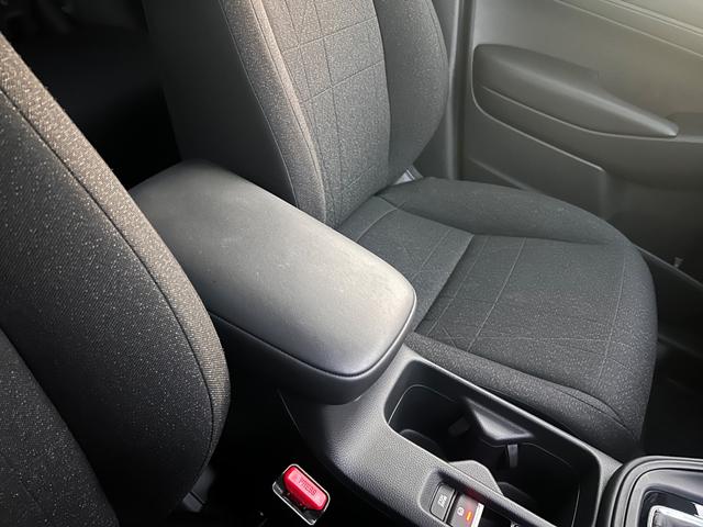 ヴェゼル ｅ：ＨＥＶ　Ｘ　ＣＤ再生　当社下取り車両　フォグライト　純正カーナビ　　キーレス　クルーズコントロール　Ｒカメラ　ＬＥＤヘッドライト　　オートハイビーム　禁煙車　ディーラー定期メンテナンス車両（29枚目）