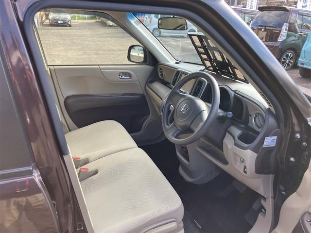 Ｎ－ＯＮＥ Ｇ・Ｌパッケージ　ＨＩＤヘッドライト　１４インチＡＷ　ナビ地デジＴＶ　バックカメラ　Ｂｌｕｅｔｏｏｔｈ　スマートキー　ＥＴＣ　プッシュスターター　電動格納ドアミラー　オートライト　オートエアコン　ベンチシート（22枚目）