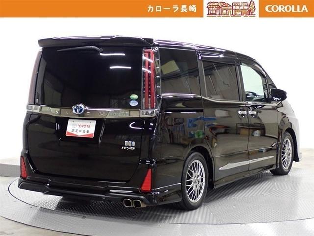 ノア ハイブリッドＳｉ　ダブルバイビーＩＩ　フルセグ　メモリーナビ　ＤＶＤ再生　後席モニター　バックカメラ　衝突被害軽減システム　ＥＴＣ　ドラレコ　両側電動スライド　ＬＥＤヘッドランプ　乗車定員７人　３列シート　フルエアロ　記録簿（5枚目）