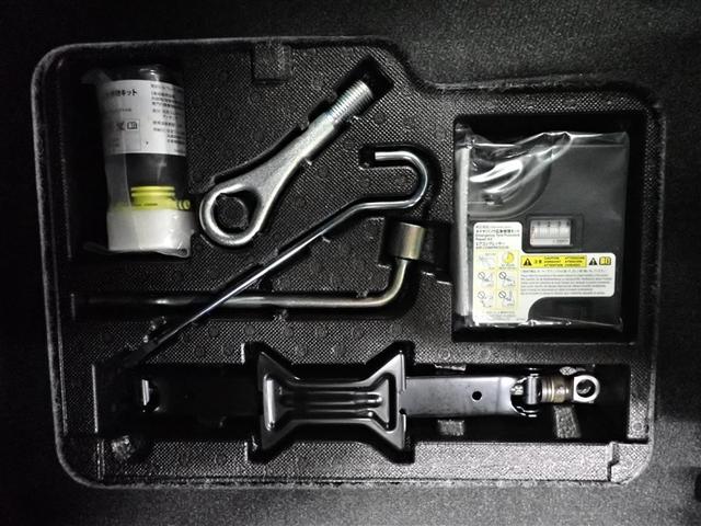 ルーミー カスタムＧ　フルセグ　バックカメラ　衝突被害軽減システム　ＥＴＣ　ドラレコ　両側電動スライド　ＬＥＤヘッドランプ　記録簿　アイドリングストップ（9枚目）