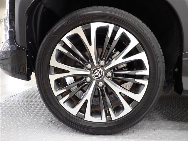 �������h���X�A�b�v���Ă���鏃���A���~�z�C�[��