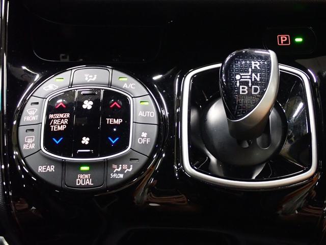 ノア ハイブリッドSi ダブルバイビー フルセグ メモリーナビ DVD再生 後席モニター バックカメラ 衝突被害軽減システム ETC ドラレコ 両側電動スライド LEDヘッドランプ 乗車定員7人 3列シート 記録簿(29枚目)