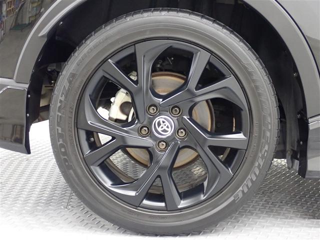 �������h���X�A�b�v���Ă���鏃���A���~�z�C�[��