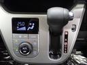 低燃費＆走りをスムーズにしてくれるＣＶＴシフトと大きなスイッチで操作性のいいオートエアコン