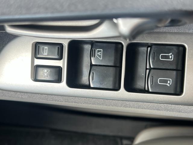 エルグランド ハイウェイスター 左側パワースライドドア TV視聴 社外アルミホイール スマートキー ディスチャージヘッドライト ETC(45枚目)