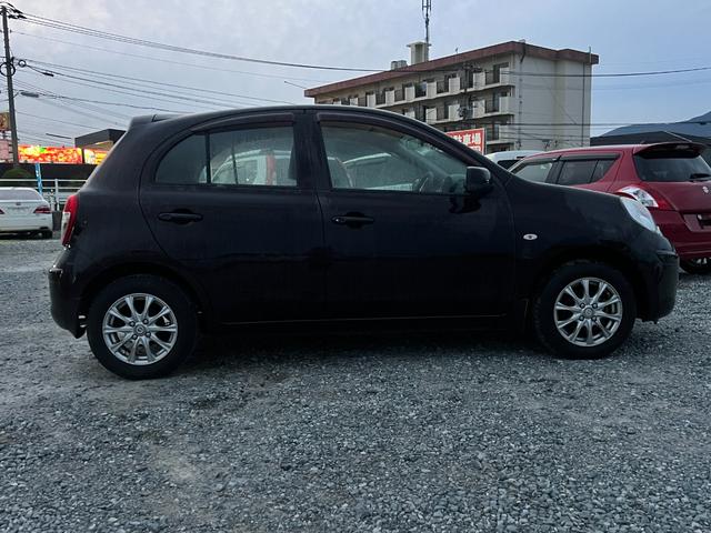 マーチ １２Ｘ　アイドリングストップ　スマートキー　プッシュスタートボタン　ナビ　ＴＶ　電動格納ミラー（9枚目）