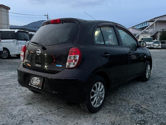 マーチ １２Ｘ　アイドリングストップ　スマートキー　プッシュスタートボタン　ナビ　ＴＶ　電動格納ミラー（10枚目）