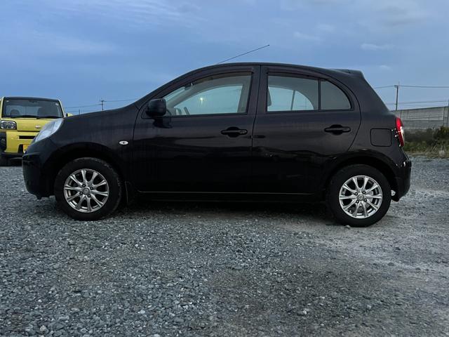 マーチ １２Ｘ　アイドリングストップ　スマートキー　プッシュスタートボタン　ナビ　ＴＶ　電動格納ミラー（13枚目）