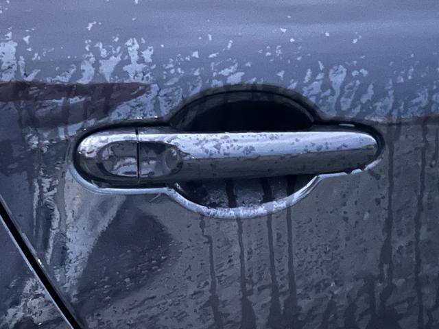 マーチ １２Ｘ　アイドリングストップ　スマートキー　プッシュスタートボタン　ナビ　ＴＶ　電動格納ミラー（22枚目）