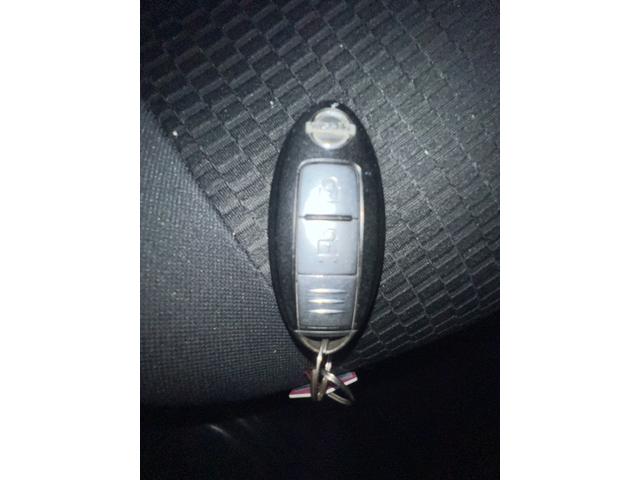 マーチ １２Ｘ　アイドリングストップ　スマートキー　プッシュスタートボタン　ナビ　ＴＶ　電動格納ミラー（32枚目）