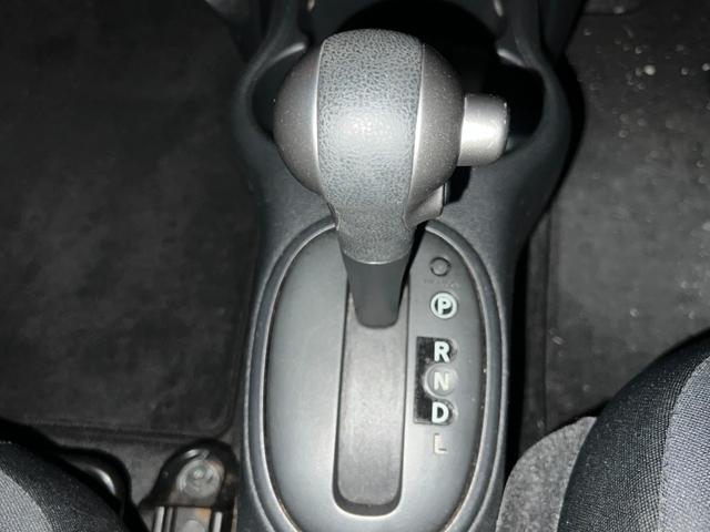 マーチ １２Ｘ　アイドリングストップ　スマートキー　プッシュスタートボタン　ナビ　ＴＶ　電動格納ミラー（37枚目）