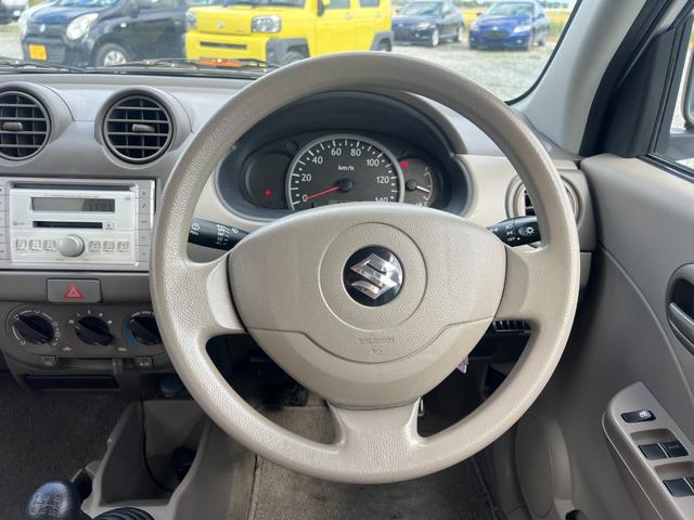 アルト アルト誕生３０年記念車　５速マニュアルシフト　ＭＴ車　キーレスキー　エアコン（3枚目）