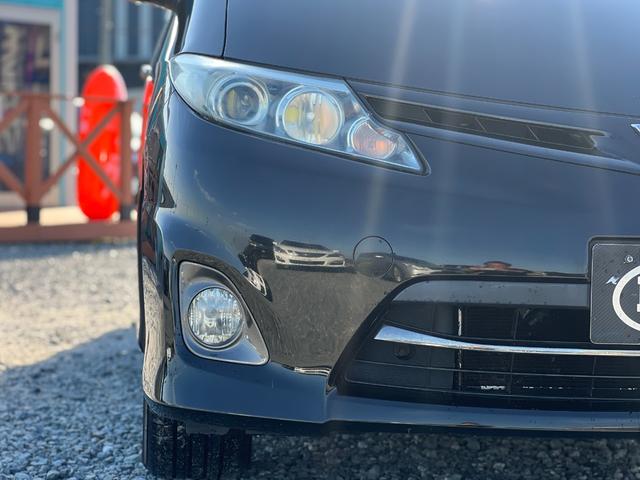 【ヘッドライト】ヘッドライトは使用していると徐々に曇ってしまいクリアが劣化していきます。黄色味がかったライトは光量も落ちてしまいますし、見た目でも劣ってしまいます。しっかりと磨いてお渡し致します。