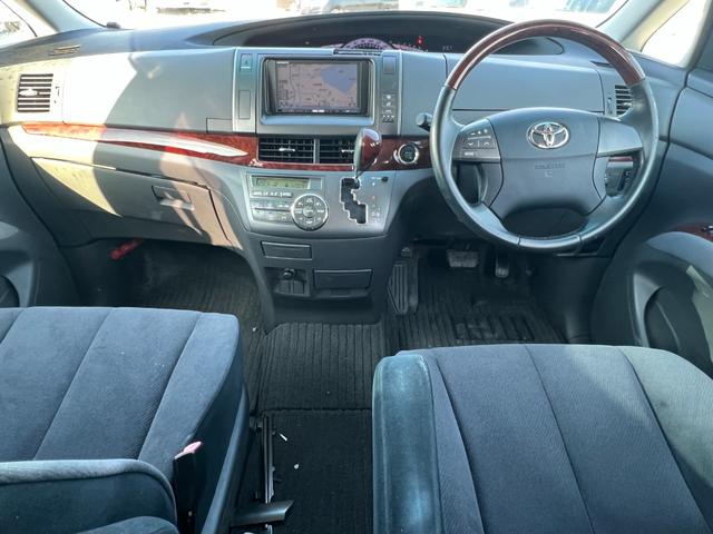 【快適な室内空間】天井・室内等とてもキレイな車両となっております。もちろん気になる匂いや汚れ等もない室内空間ですので、タバコ嫌いや匂いに敏感なお客様でも安心してご検討頂けます。