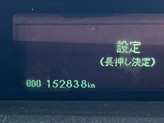 プリウス Ｓ　サンルーフ　ハイブリッドカー　アイドリングストップ　ナビ　ワンセグＴＶ　スマートキー　ＥＴＣ（5枚目）