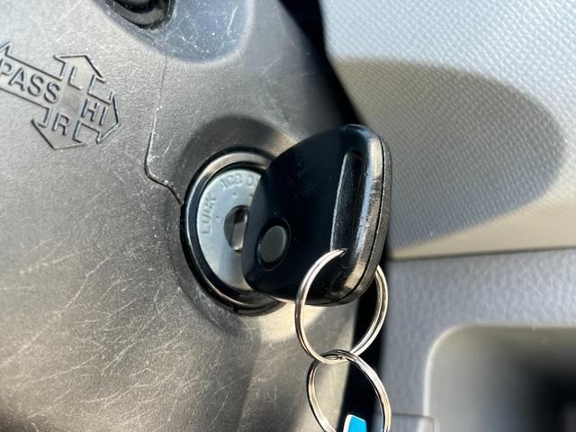 �y�L�[���X�z�L�[���X�G���g���[�V�X�e�����̗p���Ă���܂��B�Ԃ̌����ɍ������ނ��ƂȂ��h�A�̃��b�N�A�A�����b�N���\�ł��B