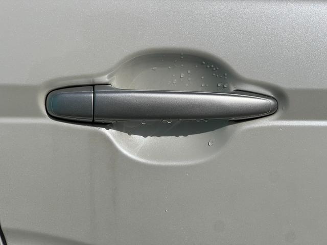 �y�p���[�X���C�h�h�A�z�L�[���X�⎺���X�C�b�`�ł̉��u����A�h�A�n���h�����������邾���ŁA�d���ŊJ���߉\�ȂƂĂ��֗��ȑ����ƂȂ��Ă���܂��B���ݍ��ݖh�~���u����������Ă���܂��B