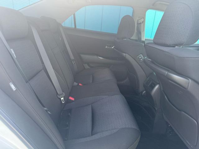 クラウン ３．５アスリート　純正ナビ　地デジＴＶ　バックカメラ　ＥＴＣ　クルーズコントロール　純正１８インチアルミホイール　パワーシート　スマートキー　電動チルトハンドル（10枚目）