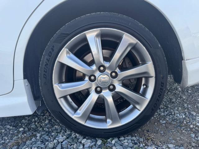 クラウン ３．５アスリート　純正ナビ　地デジＴＶ　バックカメラ　ＥＴＣ　クルーズコントロール　純正１８インチアルミホイール　パワーシート　スマートキー　電動チルトハンドル（21枚目）