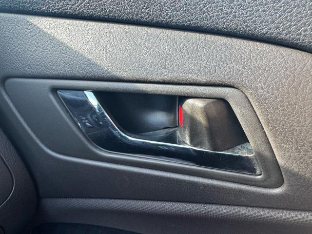 クラウン ３．５アスリート　純正ナビ　地デジＴＶ　バックカメラ　ＥＴＣ　クルーズコントロール　純正１８インチアルミホイール　パワーシート　スマートキー　電動チルトハンドル（50枚目）