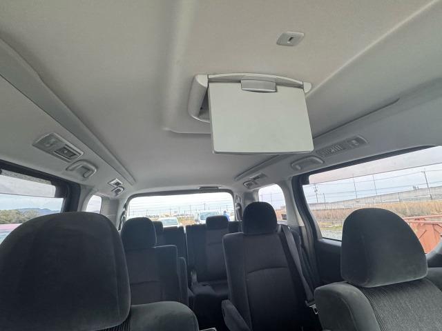 �y�t���b�v�_�E�����j�^�[�z�V��݂艺���^�C�v�̃��j�^�[�Ȃ̂Ō����Ȃɏ���Ă��Ă��傫����ʂŎ������\�ł��B�㕔���Ȃɂ����̂��q�l����ԃA�C�e���ł��B