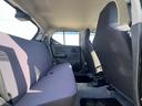 【後部座席】女性の方やご高齢のお客様でも簡単にシートアレンジが可能ですので、後部座席も快適にお過ごし頂けます。通常のシート形状から、多彩なシートアレンジも可能でございます。