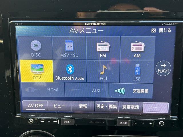 キャプチャー インテンス　禁煙　ホワイトルーフ　ＳＤナビフルセグ　Ｂｌｕｅｔｏｏｔｈ　バックカメラ　ＥＴＣ　カードキー　クリアランスソナー　オートエアコン　ＵＳＢ　純正１７インチアルミホイール　ＨＩＤヘッド（57枚目）