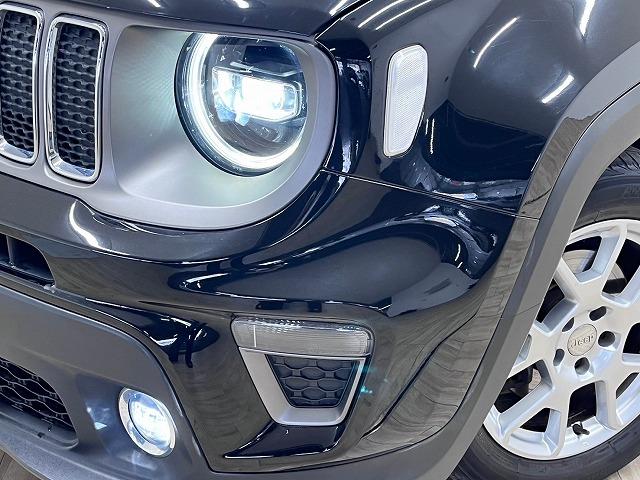 ジープ・レネゲード リミテッド　純正ナビ　ＢＳＭ　Ｂカメラ　ＥＴＣ　ＬＥＤ　Ｂｌｕｅｔｏｏｔｈ　レーダークルコン　車線逸脱　シートヒーター　クリソナ　ステアリングヒーター　電動シート　オートライト（29枚目）