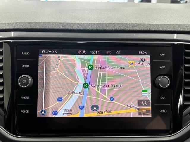 Ｔ－ロック ＴＤＩ　スポーツ　メーカーナビ　ＡｐｐｌｅＣａｒＰｌａｙ　アダプティブクルコン　オートライト　オートエアコン　ルーフレール　デジタルコックピット　コンビシート　ブラインドスポット　レーンキープ　ＬＥＤライト（3枚目）