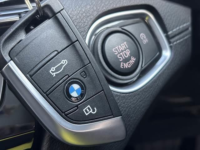 Ｘ１ ｘＤｒｉｖｅ　１８ｄ　ｘライン　禁煙　純正１０．２５インチナビ　ＬＥＤヘッドライト　バックカメラ　パーキングアシスト　ハーフレザー　パワーバックドア　パワーシート　ＥＴＣ　クリアランスソナー　スマートキー　純正１８インチアルミ（12枚目）