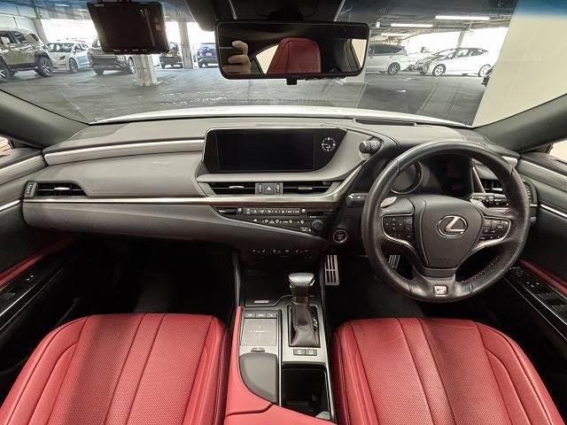 ＥＳ ＥＳ３００ｈ　Ｆスポーツ　サンルーフ　純正１２．３型ナビ　ＢＳＭ　デジタルインナーミラー　赤革シート　レーダークルコン　レーンキープアシスト　パワーバックドア　シートベンチレーション　ステリングヒーター　バックカメラ（2枚目）