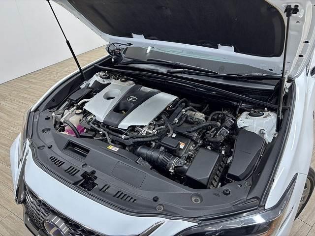 ＥＳ ＥＳ３００ｈ　Ｆスポーツ　サンルーフ　純正１２．３型ナビ　ＢＳＭ　デジタルインナーミラー　赤革シート　レーダークルコン　レーンキープアシスト　パワーバックドア　シートベンチレーション　ステリングヒーター　バックカメラ（18枚目）