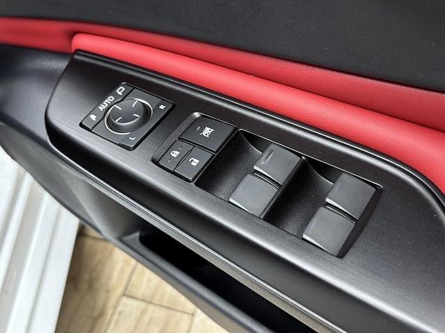 ＥＳ ＥＳ３００ｈ　Ｆスポーツ　サンルーフ　純正１２．３型ナビ　ＢＳＭ　デジタルインナーミラー　赤革シート　レーダークルコン　レーンキープアシスト　パワーバックドア　シートベンチレーション　ステリングヒーター　バックカメラ（39枚目）