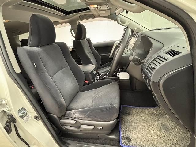 ランドクルーザープラド ＴＸ　ワンオーナー　サンルーフ　純正９型ナビ　全方位カメラ　７人乗り　レーダークルコン　レーンキープアシスト　ＬＥＤヘッドライト　オートハイビーム　地デジ　Ｂｌｕｅｔｏｏｔｈ　ＥＴＣ２．０　スマートキー（5枚目）