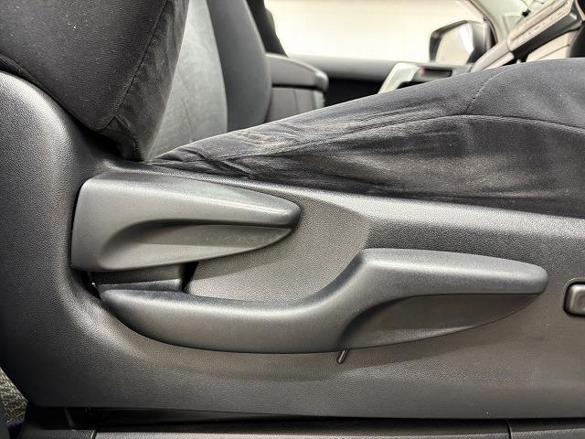 ランドクルーザープラド ＴＸ　ワンオーナー　サンルーフ　純正９型ナビ　全方位カメラ　７人乗り　レーダークルコン　レーンキープアシスト　ＬＥＤヘッドライト　オートハイビーム　地デジ　Ｂｌｕｅｔｏｏｔｈ　ＥＴＣ２．０　スマートキー（33枚目）