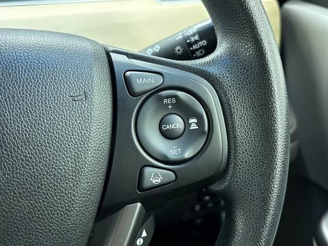 フリードハイブリッド ハイブリッド・Ｇホンダセンシング　後席モニター　純正９型ナビ　追従クルコン　クリアランスソナー　レーンキープアシスト　両側電動スライド　地デジ　Ｂｌｕｅｔｏｏｔｈ　バックカメラ　禁煙　横滑防止　エアバック　メモリーナビ（9枚目）