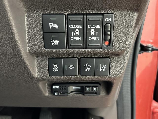 フリードハイブリッド ハイブリッド・Ｇホンダセンシング　後席モニター　純正９型ナビ　追従クルコン　クリアランスソナー　レーンキープアシスト　両側電動スライド　地デジ　Ｂｌｕｅｔｏｏｔｈ　バックカメラ　禁煙　横滑防止　エアバック　メモリーナビ（54枚目）